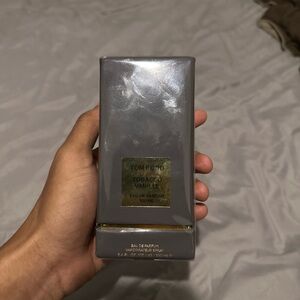 Tom Ford Tobacco Vanille in Elegant Gray and Gold